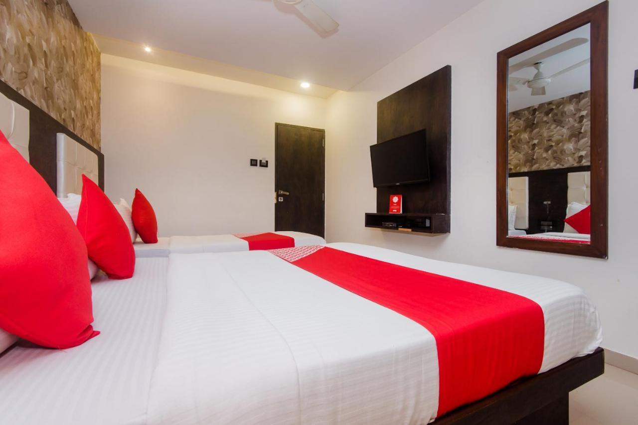 Oyo 6719 Atlas Grand Hotel Мумбай Екстериор снимка
