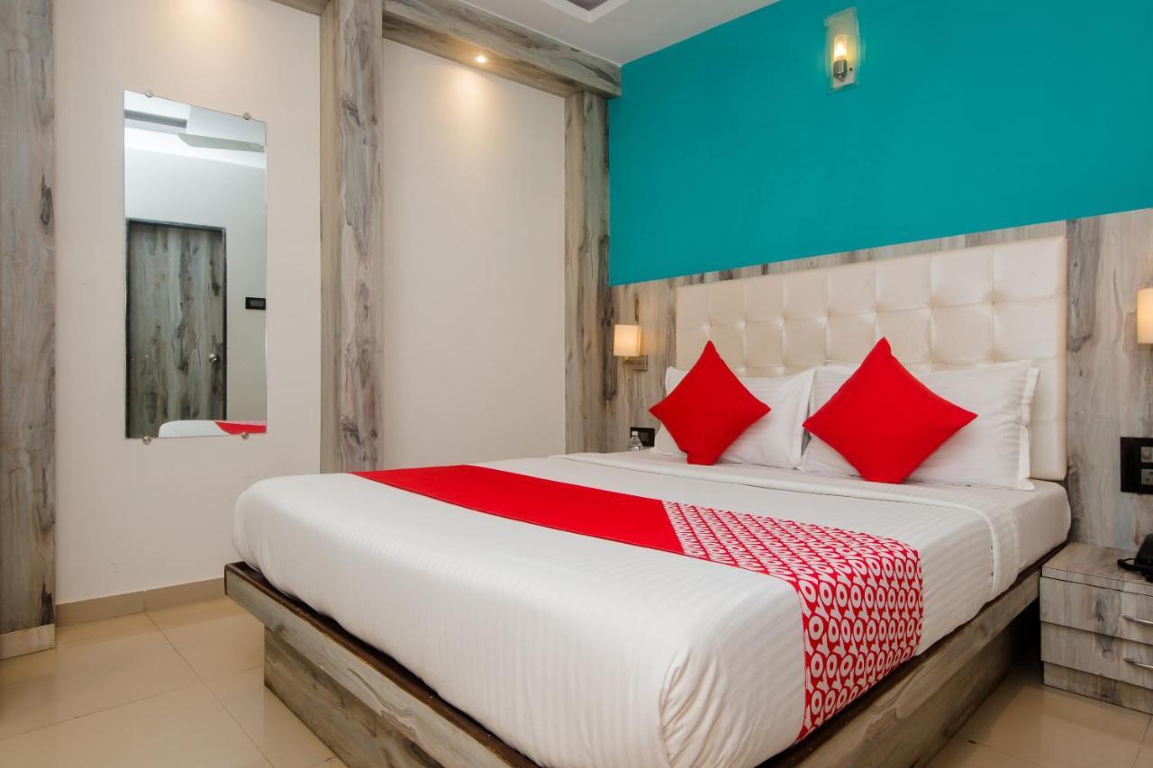 Oyo 6719 Atlas Grand Hotel Мумбай Екстериор снимка