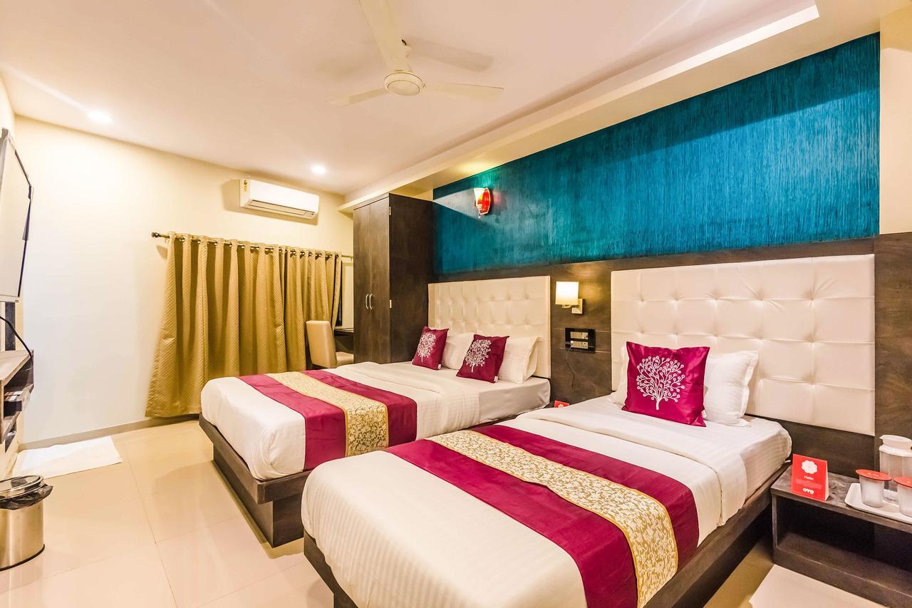 Oyo 6719 Atlas Grand Hotel Мумбай Екстериор снимка