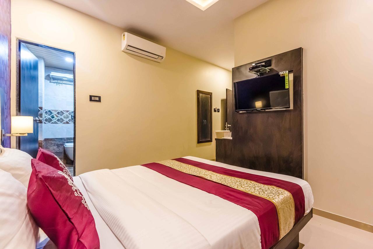 Oyo 6719 Atlas Grand Hotel Мумбай Екстериор снимка