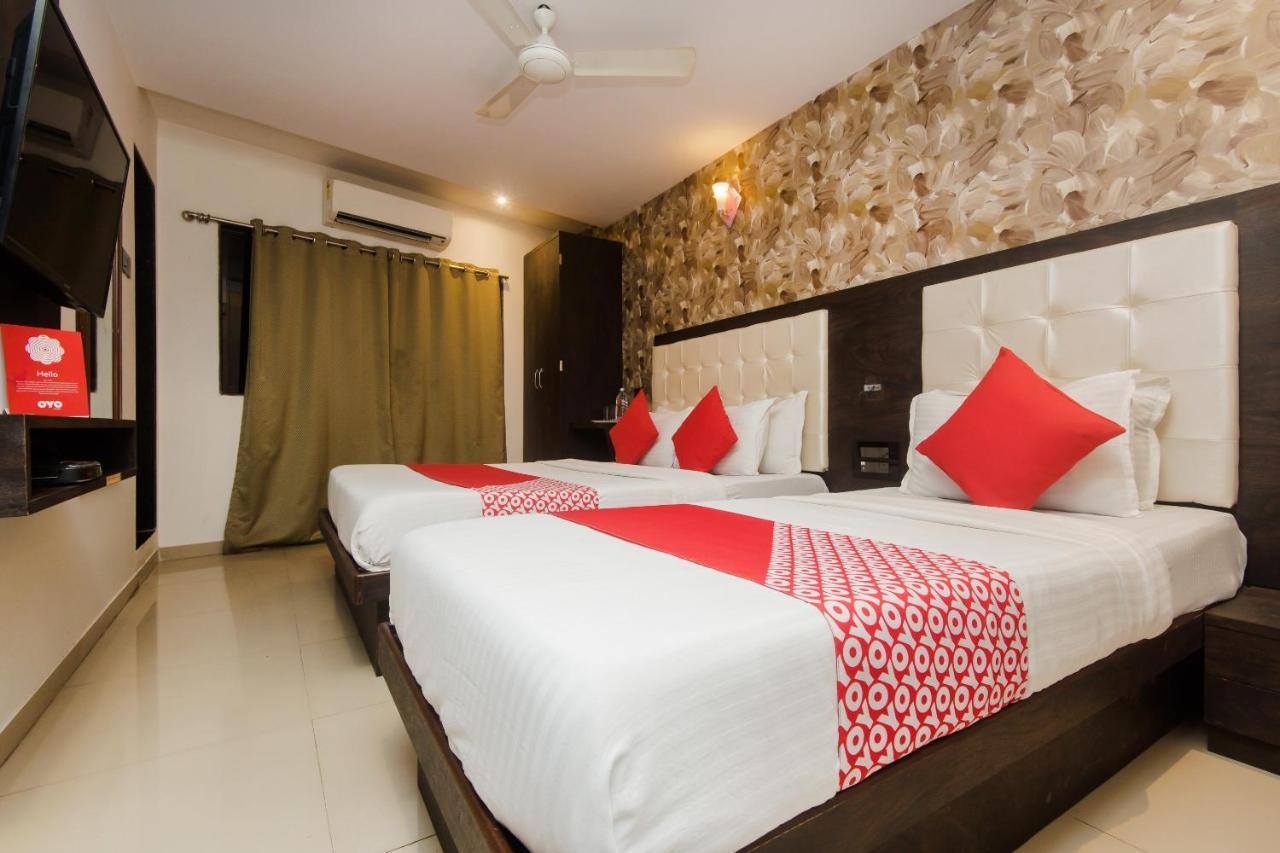 Oyo 6719 Atlas Grand Hotel Мумбай Екстериор снимка