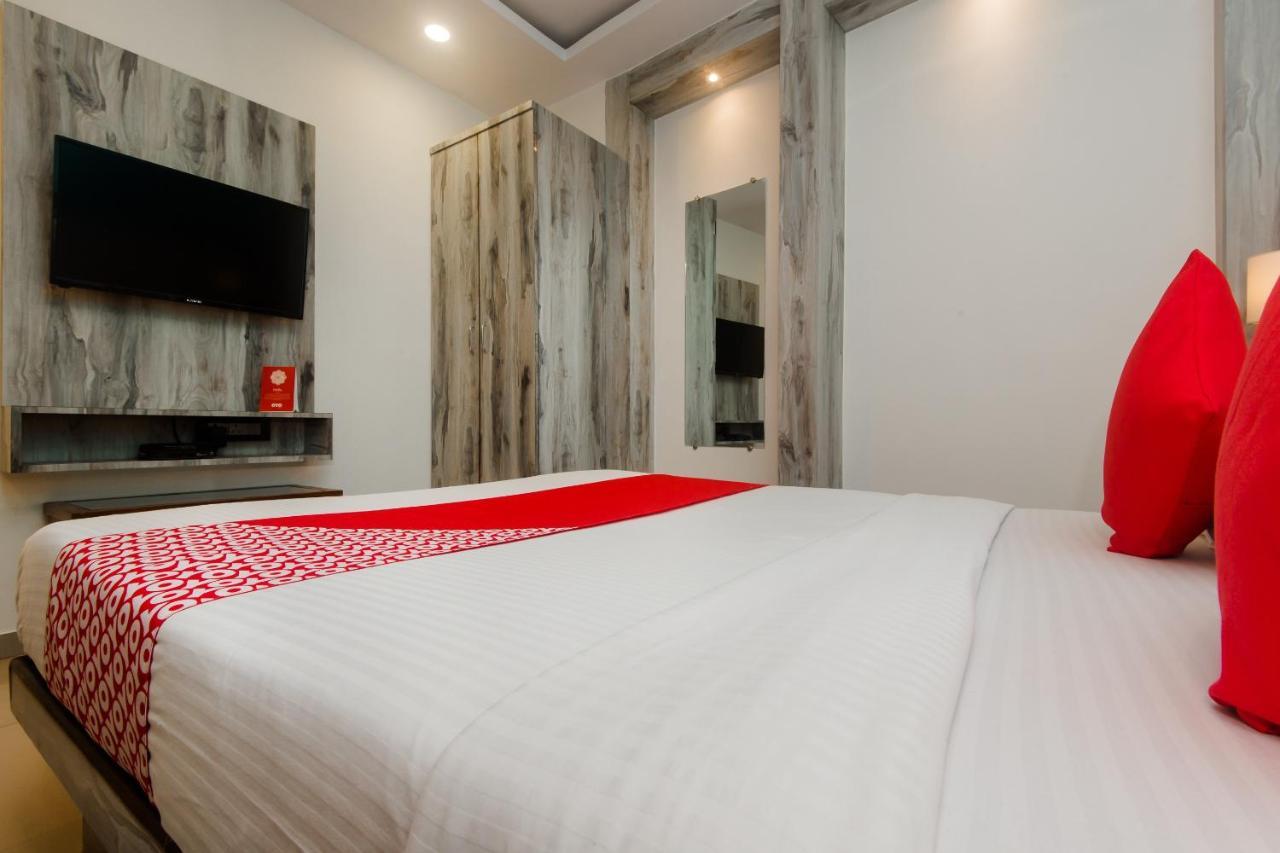 Oyo 6719 Atlas Grand Hotel Мумбай Екстериор снимка