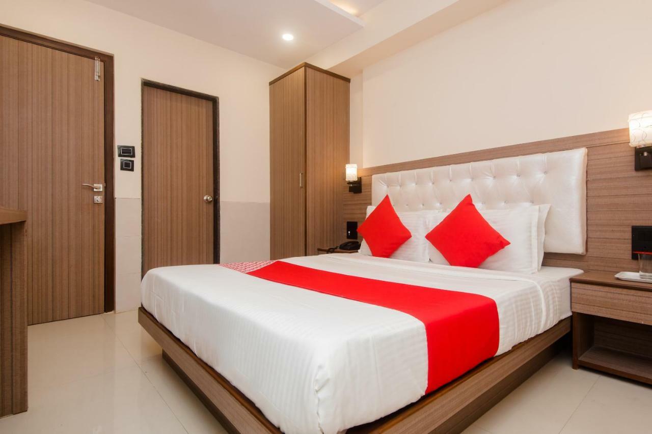Oyo 6719 Atlas Grand Hotel Мумбай Екстериор снимка